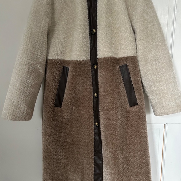 Baum und Pferdgarten Daffy Faux Fur Colorblock Coat -Silver Birch Mix Size Small - Picture 3 of 9